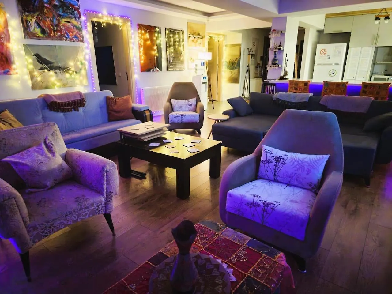 Elegant & Cozy Retreat Home, City Center Gem By The Seaside, Steps From The Tram Izmir Apartament