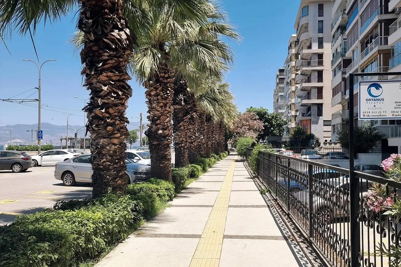 Elegant & Cozy Retreat Home, City Center Gem By The Seaside, Steps From The Tram イズミル