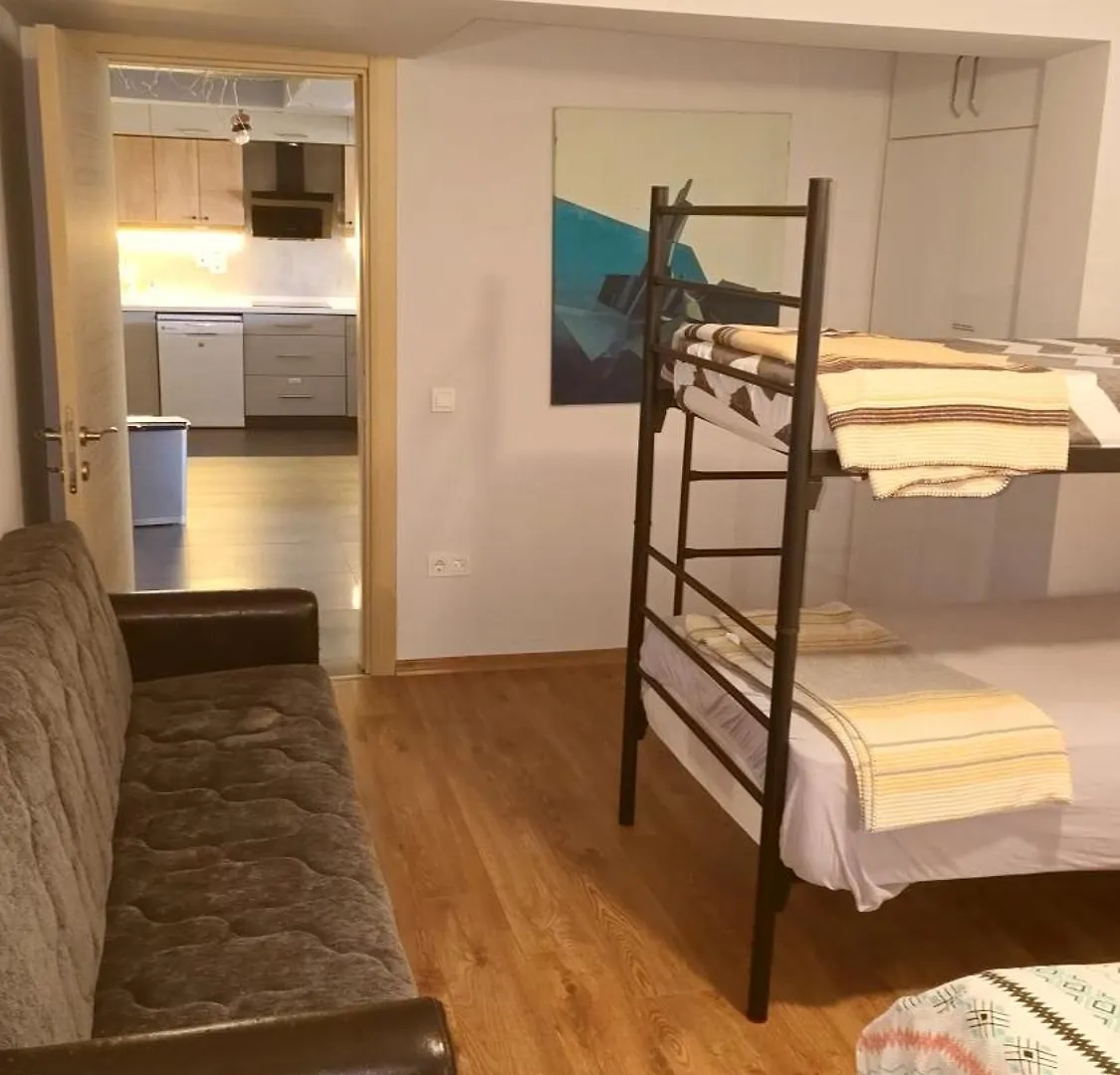 Elegant & Cozy Retreat Home, City Center Gem By The Seaside, Steps From The Tram イズミル アパート