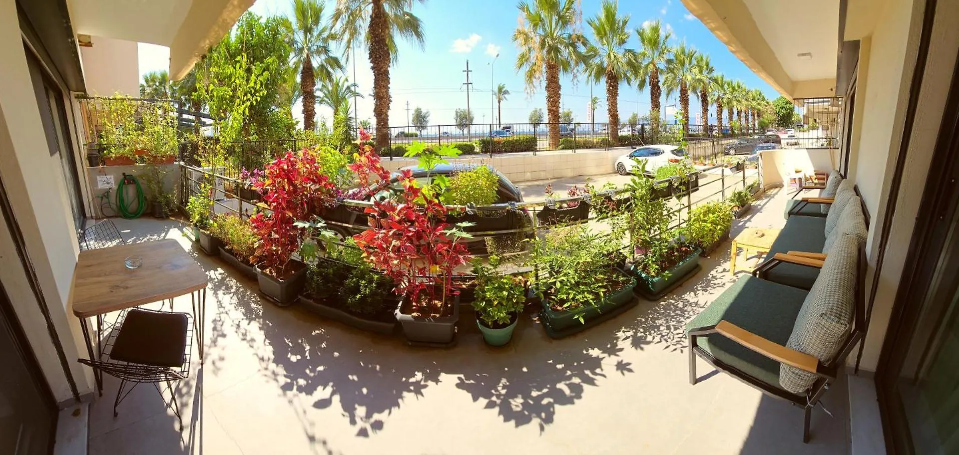 Elegant & Cozy Retreat Home, City Center Gem By The Seaside, Steps From The Tram Izmir