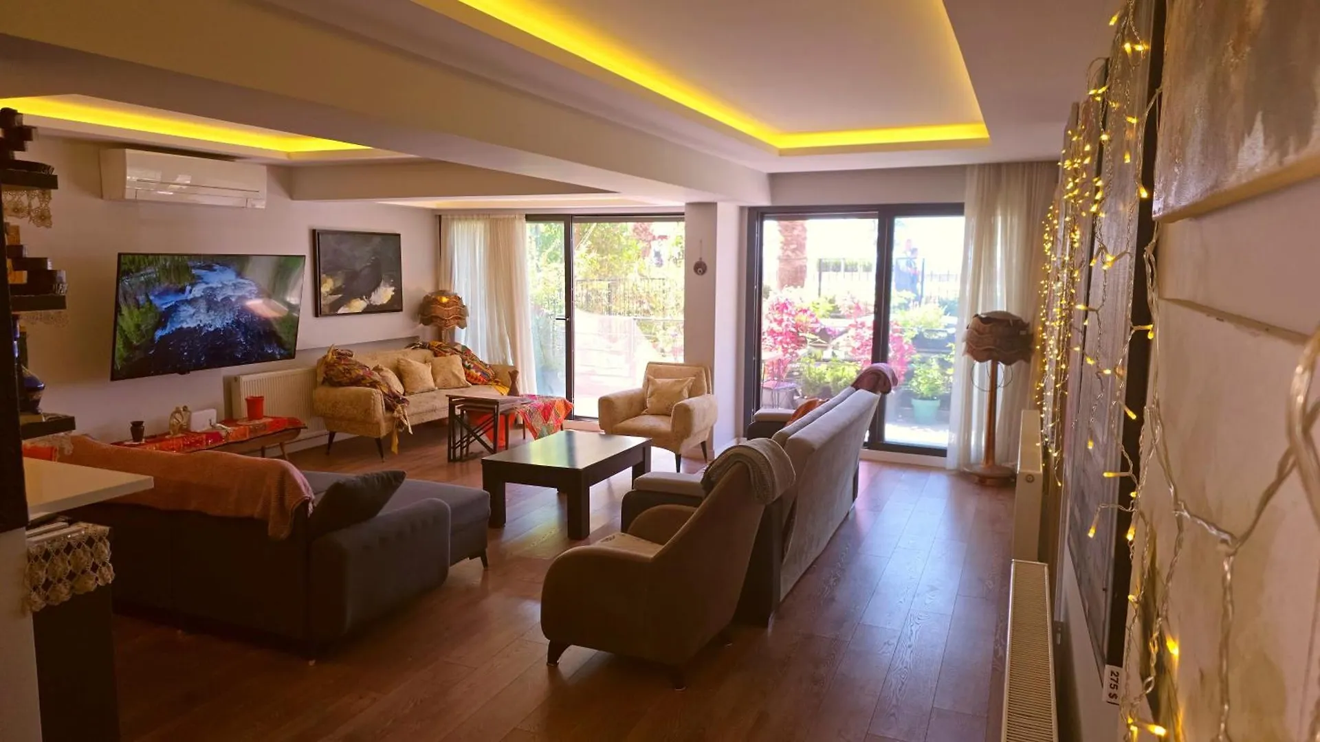 Elegant & Cozy Retreat Home, City Center Gem By The Seaside, Steps From The Tram イズミル