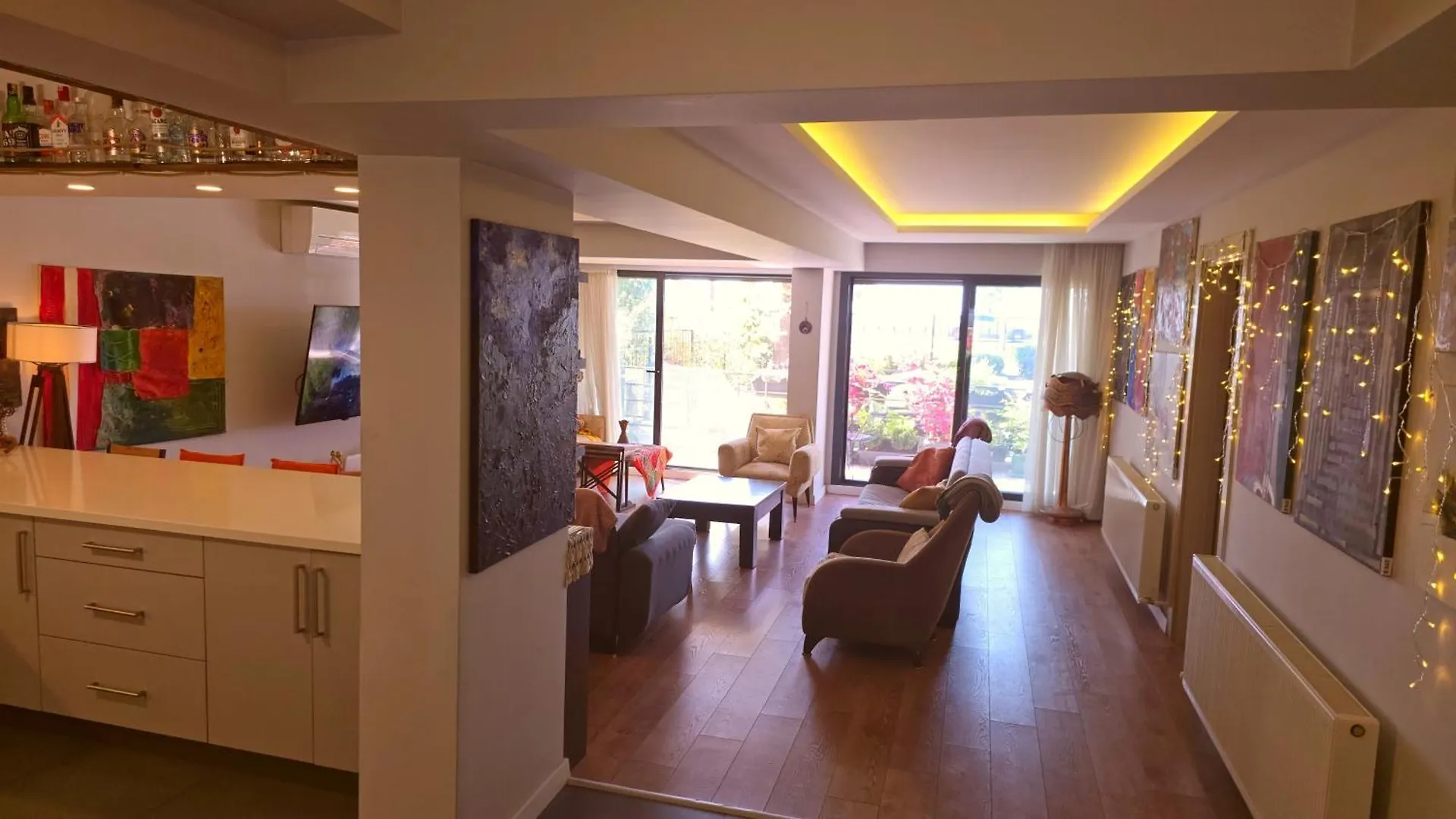 アパート Elegant & Cozy Retreat Home, City Center Gem By The Seaside, Steps From The Tram イズミル